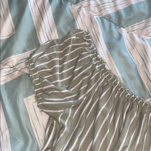 American Eagle Cold Shoulder Top - Picture 3 of 4